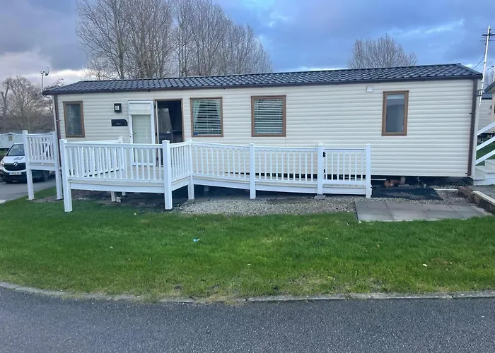 Luxury 6 Berth Caravan, Marton Mere