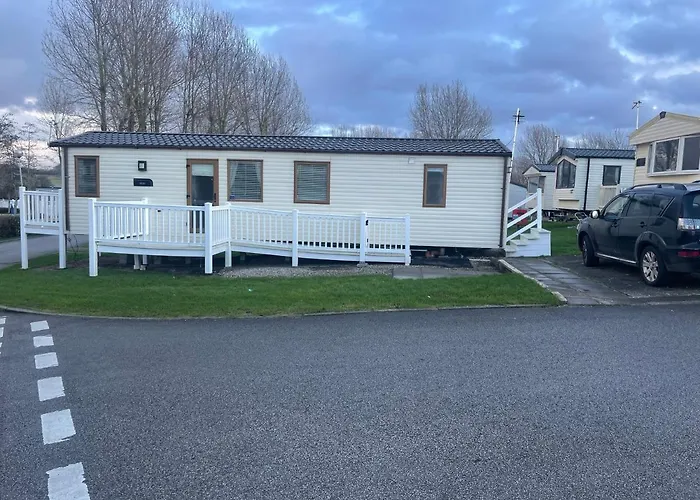 Luxury 6 Berth Caravan, Marton Mere
